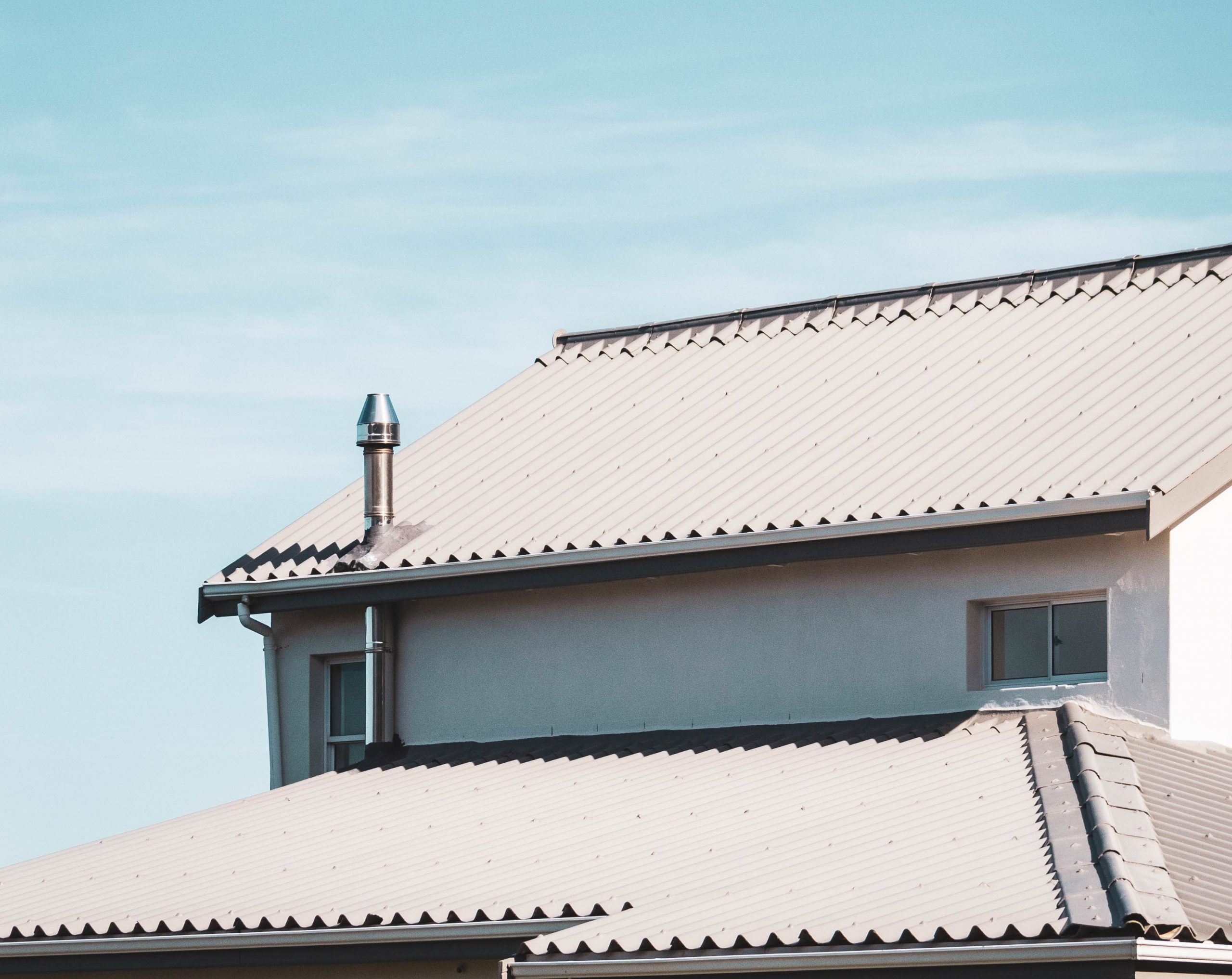 Gable Roof Vs. Flat Roof: Which Will Work Best for You?