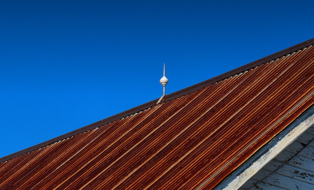 Metal or Proflist, What Is Better for Your Roof?